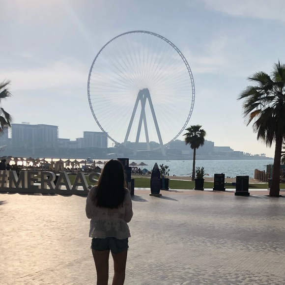 Meet your Posher, Caroline - Picture 1 of 1